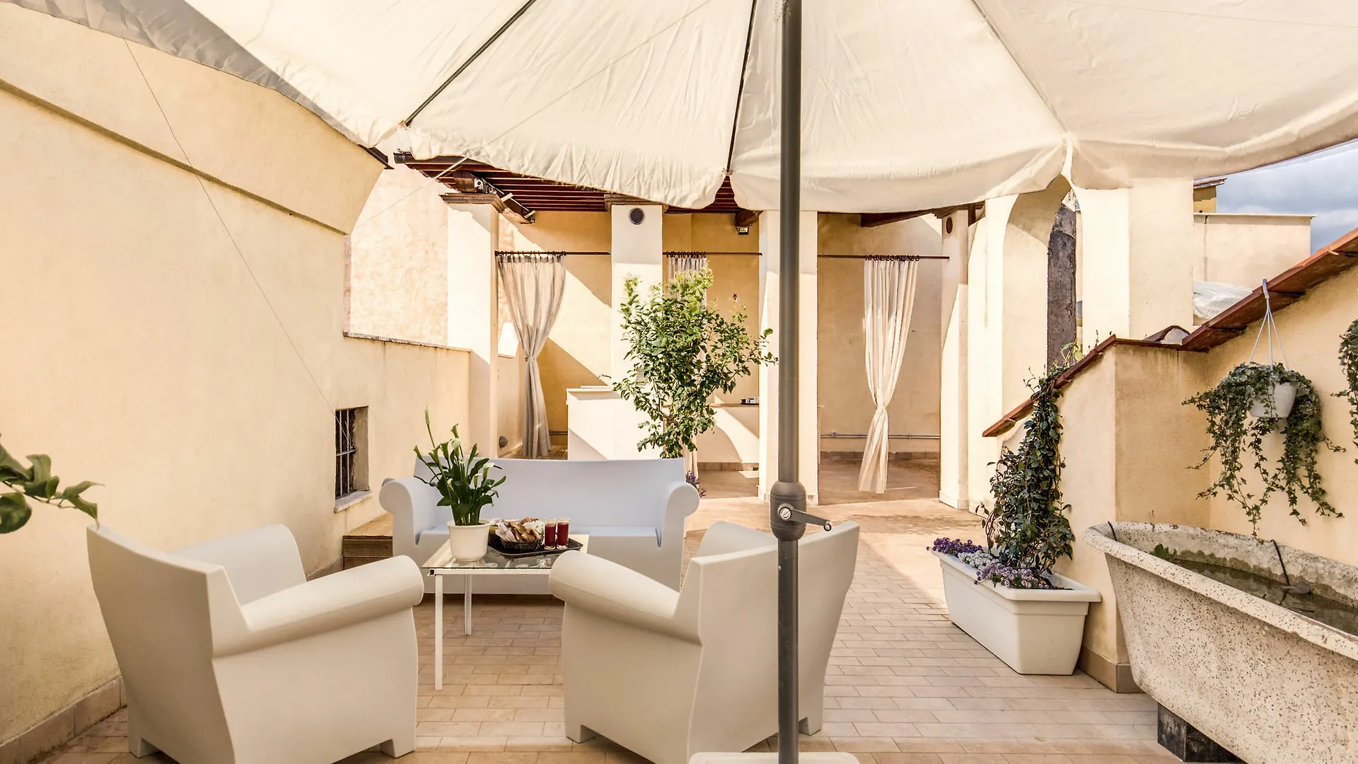 Terrace Pantheon Relais Hotel Rome