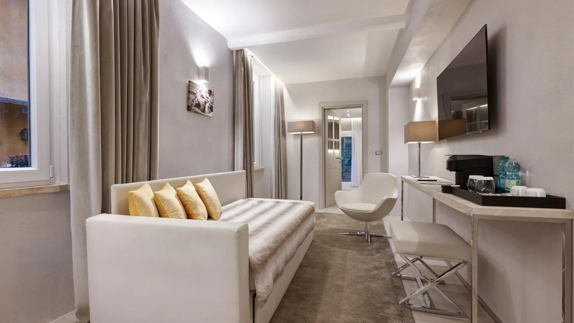 ****  Отель Terrace Pantheon Relais Рим Италия